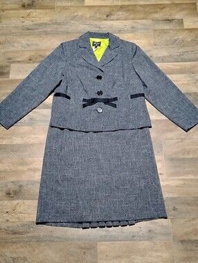 Sweet Suit NWOT Bow Accent Gray Skirt Suit Women's Size: 14W